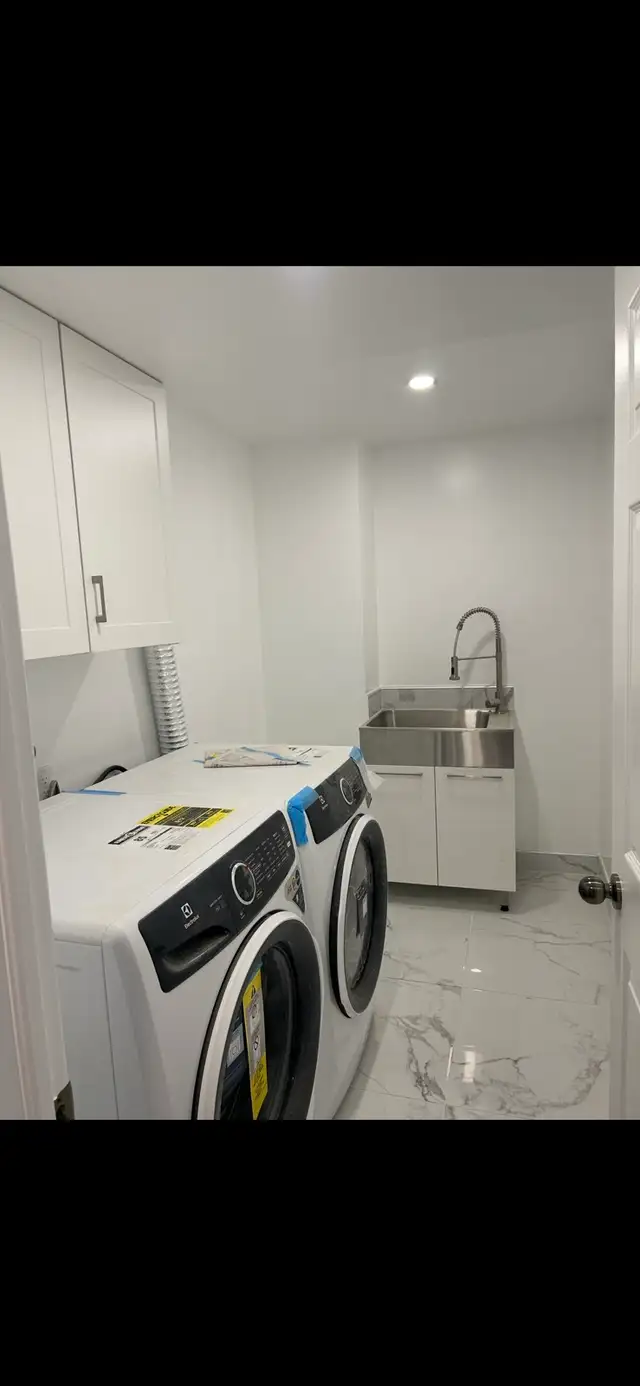 A 2 1 bedroom apartment walking out  basement - Photo 9