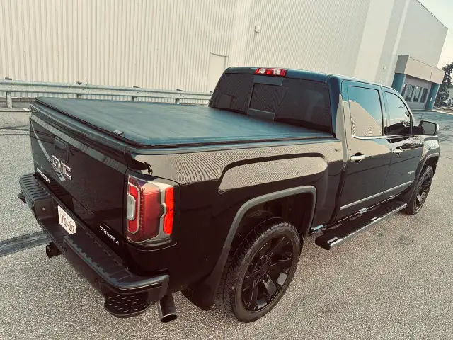2016 GMC Sierra 1500 4WD Crew Cab Denali Ultimate 6.2 L In Black - Photo 8