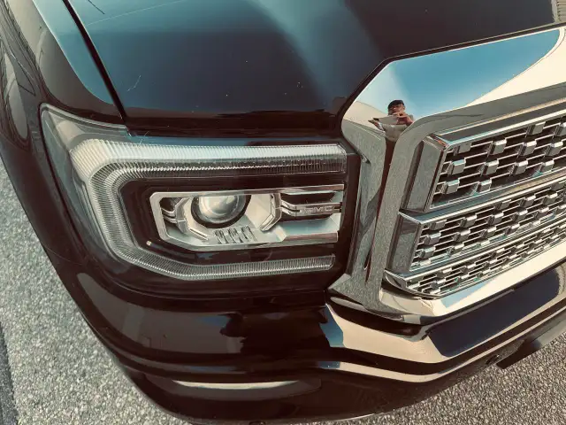 2016 GMC Sierra 1500 4WD Crew Cab Denali Ultimate 6.2 L In Black - Photo 23