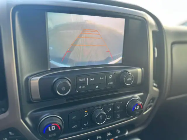 2016 GMC Sierra 1500 4WD Crew Cab Denali Ultimate 6.2 L In Black - Photo 32