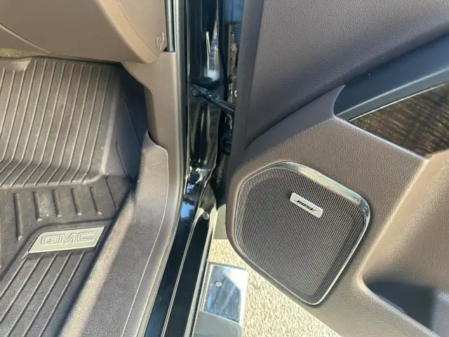 2016 GMC Sierra 1500 4WD Crew Cab Denali Ultimate 6.2 L In Black - Photo 39