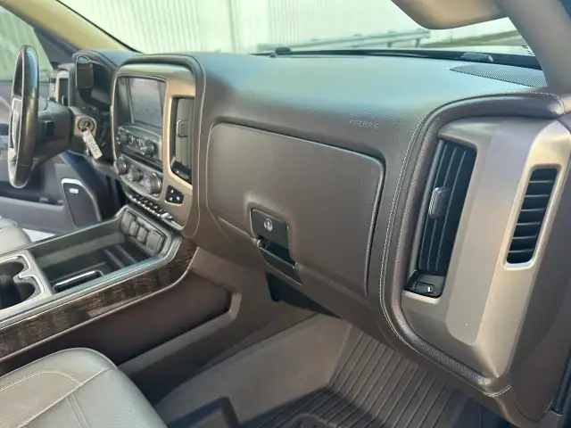 2016 GMC Sierra 1500 4WD Crew Cab Denali Ultimate 6.2 L In Black - Photo 42