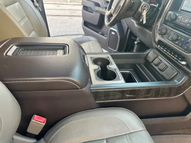 2016 GMC Sierra 1500 4WD Crew Cab Denali Ultimate 6.2 L In Black - Photo 43