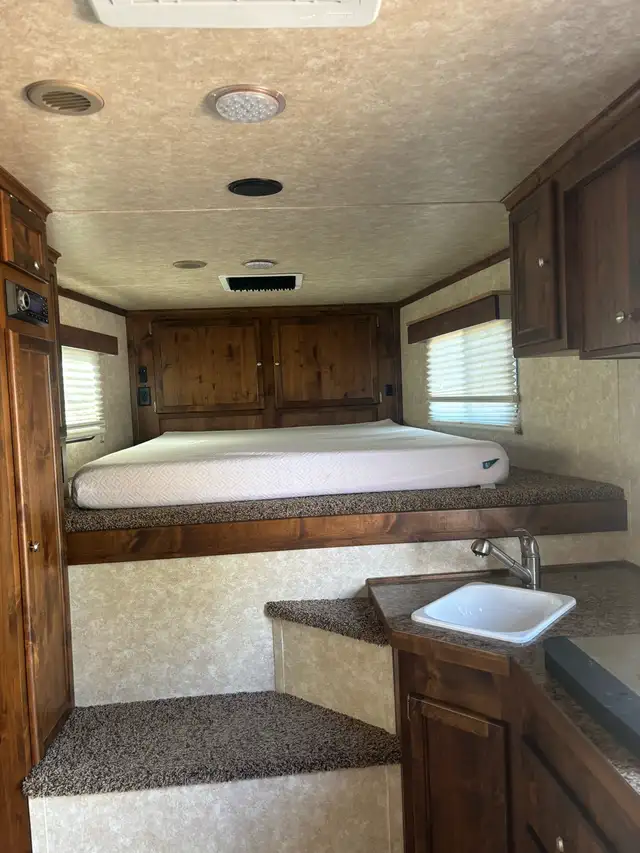 2019 Logan Coach Stock Combo Living Quarters - Photo 5