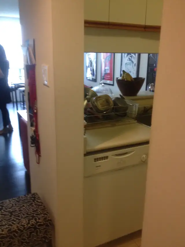 Room For Rent -King Plaza - 92 King Street E - Photo 8