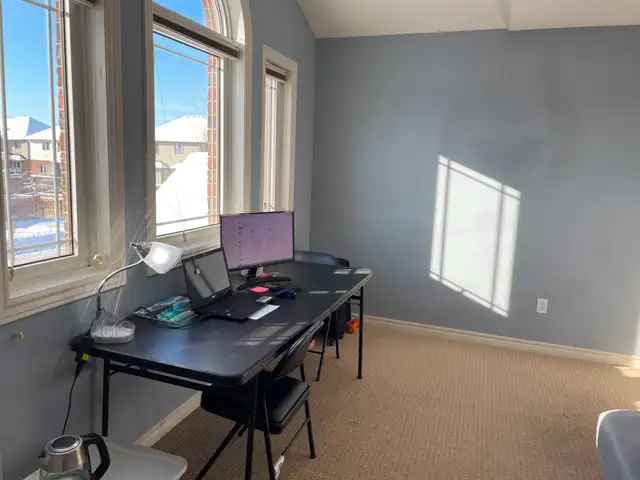 Room for rent (large room / beautiful home / best community) - Photo 6