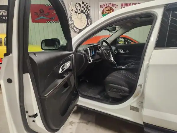 2015 Chevrolet Equinox LT - Photo 10