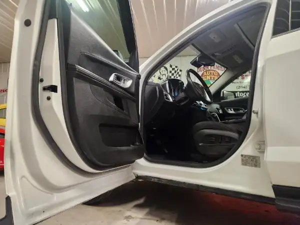 2015 Chevrolet Equinox LT - Photo 11