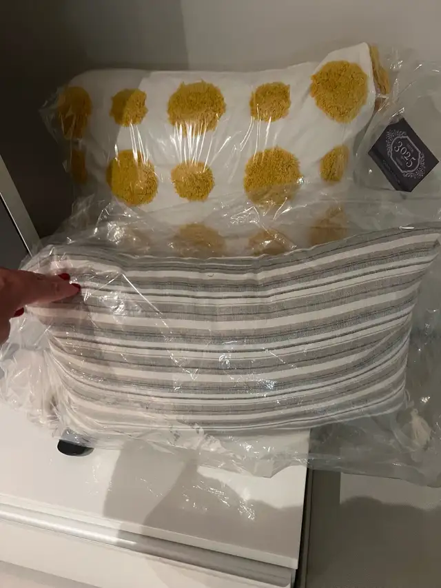 home Decor closing sale - Photo 8