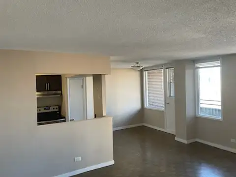 Osborne Village 1 Bedroom - Reduced Rent - Top Floor Suite - Photo 2