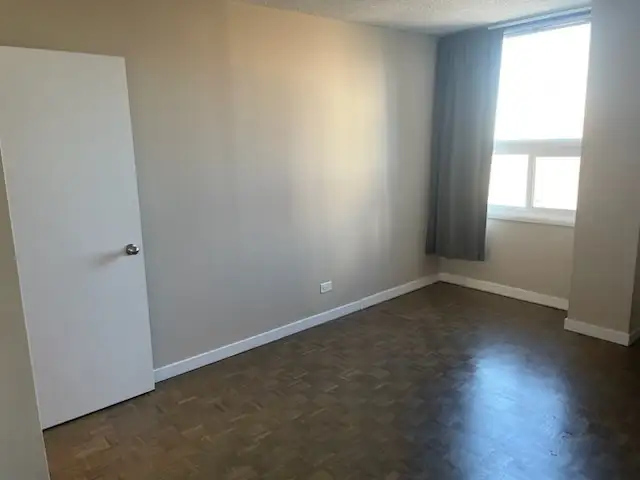 Osborne Village 1 Bedroom - Reduced Rent - Top Floor Suite - Photo 4