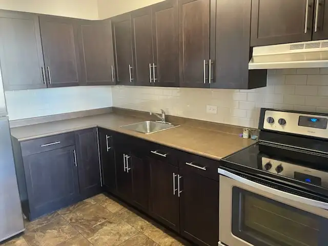 Osborne Village 1 Bedroom - Reduced Rent - Top Floor Suite - Photo 5