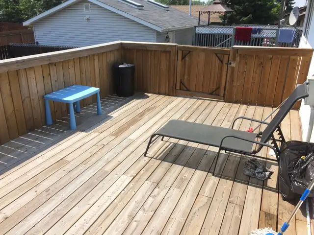 House - Main Floor - 2 Bedrooms and 1 Washroom for Rent - Photo 3