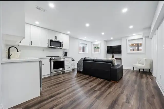 Stunning basement apartment in Doon South - Photo 10