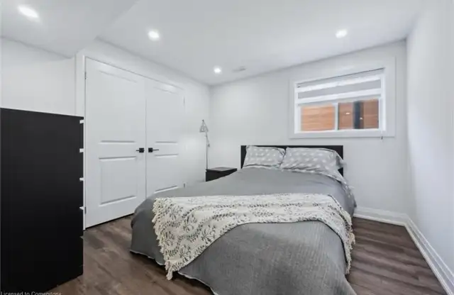 Stunning basement apartment in Doon South - Photo 13