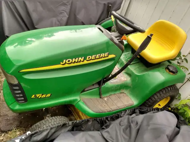 John Deere LT166 lawn tractor STRIPPED FOR PARTS!