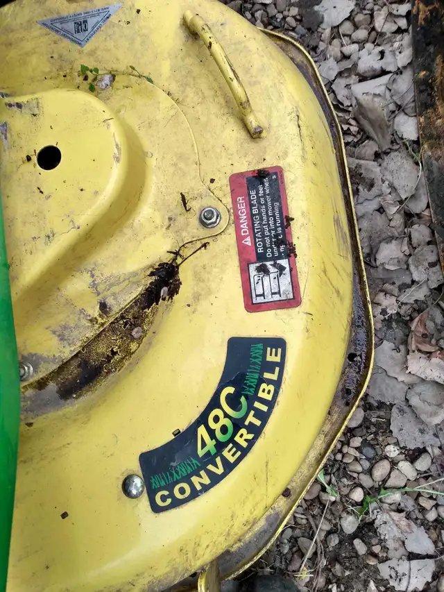 John Deere LT166 lawn tractor STRIPPED FOR PARTS! - Photo 5