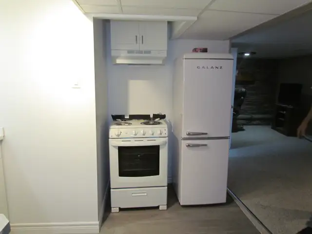 IMMEDIATE POSSESSION NORTH SARNIA RENTAL - Photo 2