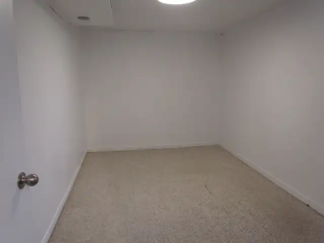 IMMEDIATE POSSESSION NORTH SARNIA RENTAL - Photo 7