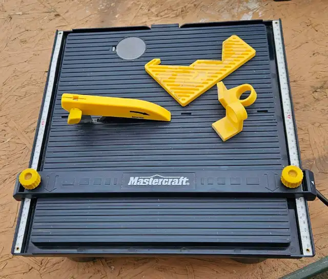 4.5' Wet Tile Saw - Photo 2