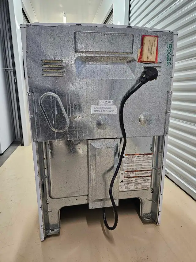 Inglis Electric Range - Will Deliver - Photo 6