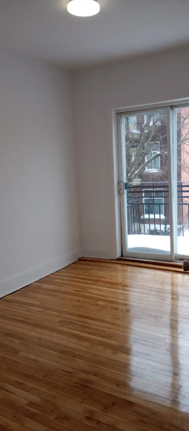 4 1/2 apt.renové, près du metro Joliette/préfontaine à louer