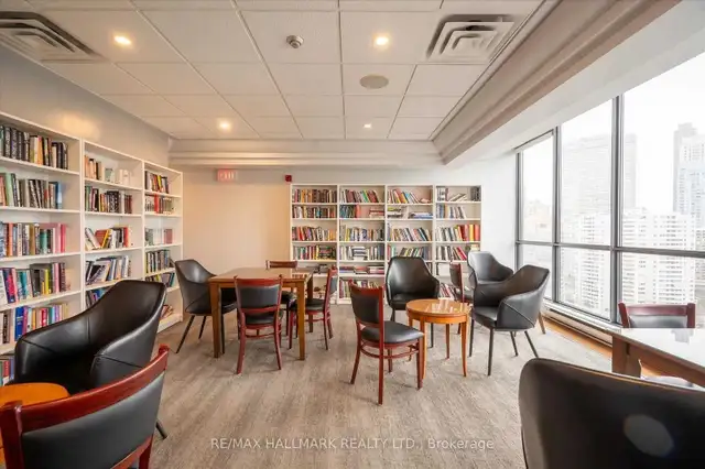 2 bed/2 bath apartment (all inclusive) in downtown Toronto - Photo 8