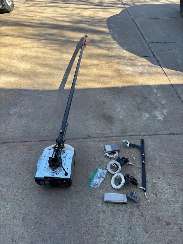 7’ Garage Door Opener - Photo 3