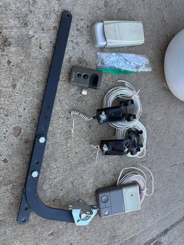 8’ Garage Door Opener - Photo 4