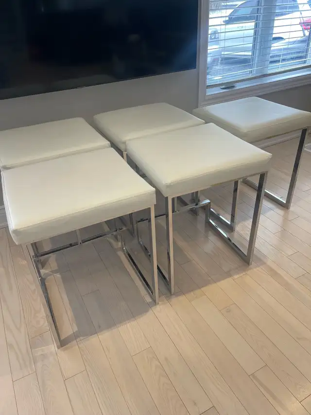 5 white faux leather bar stools $250