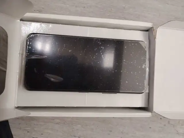 Brand new in box 'ahlo' 128gb matte black - Photo 3