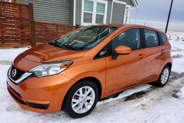 2017 Nissan Versa Note SV 1.6 low 96000km