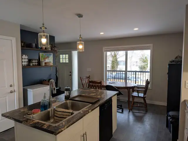 3 Bed 2.5 Bath in St Boniface / Old St Vital - Photo 2