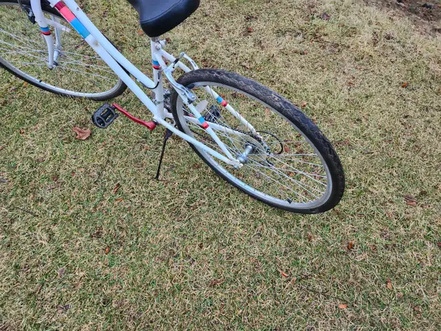 Ladies Commuter Bike For Sale - Photo 9