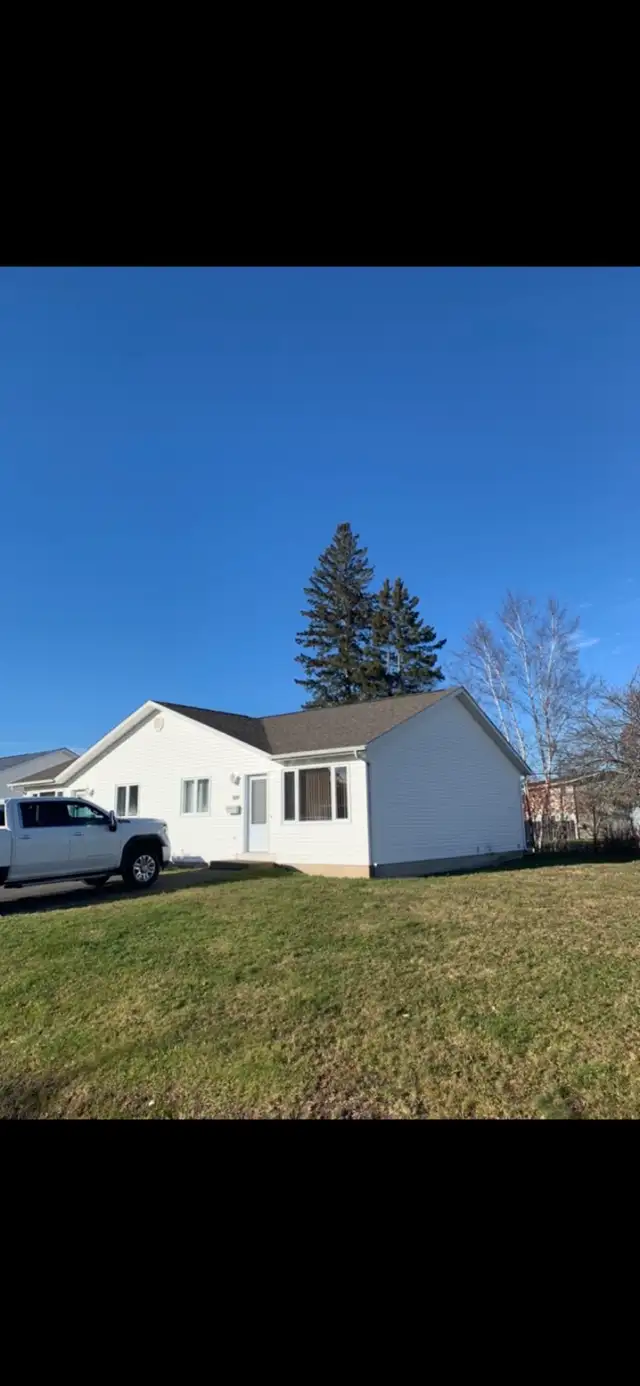 DUPLEX FOR RENT/ À LOUER