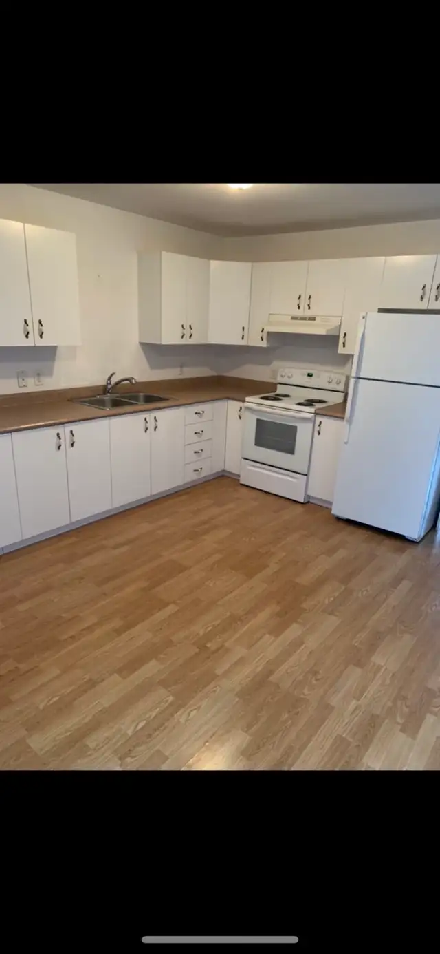 DUPLEX FOR RENT/ À LOUER - Photo 3