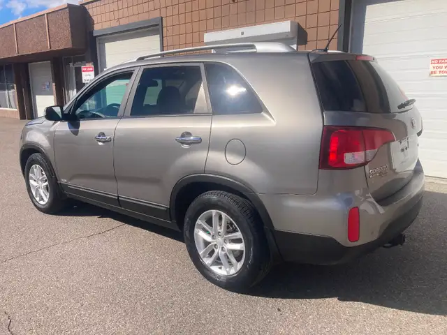 2014 Kia Sorento AWD - Photo 4