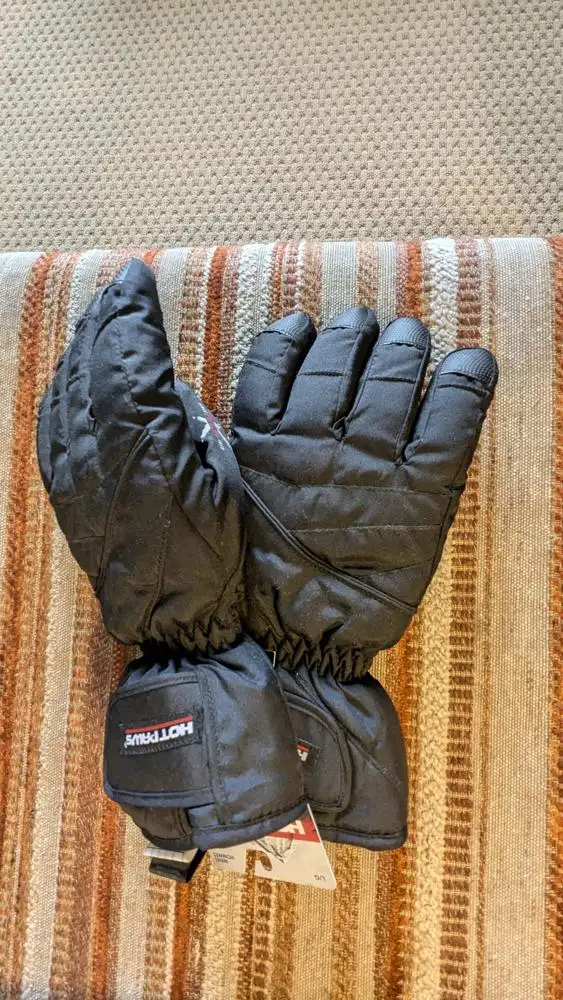 Brand New Winter Gloves - Photo 2