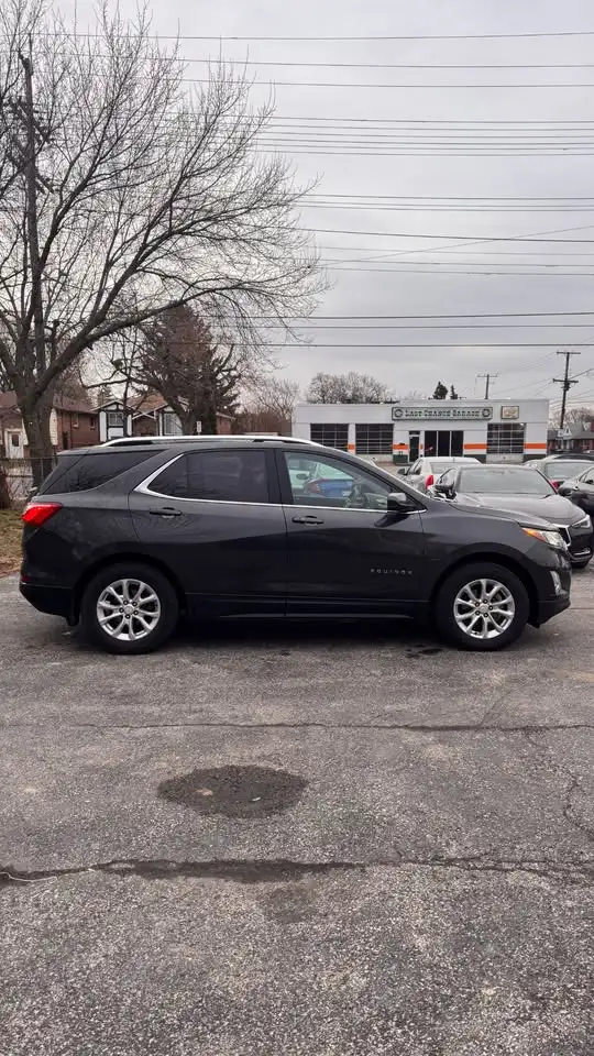 2020 Chevrolet Equinox AWD LT - Photo 4