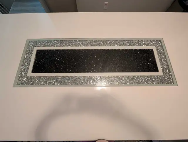 White dining table with diamond inlay - Photo 8