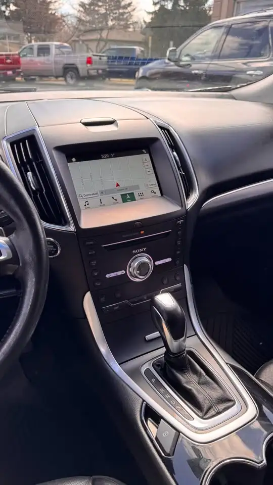 2018 Ford Edge Titanium - Photo 15