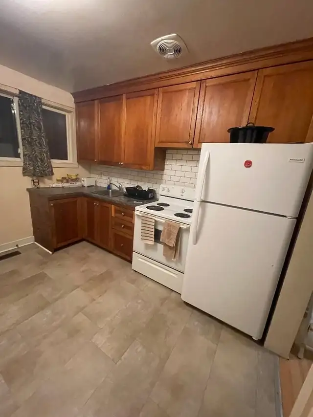 Private room for rent on main floor midtown Aurora with parking - Photo 5