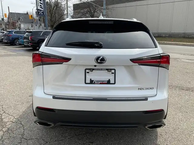 2021 Lexus NX 300 Premium AWD - RED LEATHER! CAR PLAY! BACK-UP C - Photo 7
