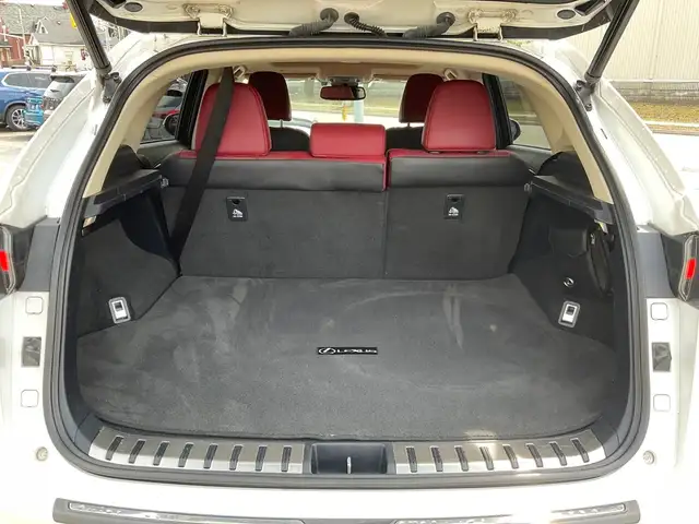 2021 Lexus NX 300 Premium AWD - RED LEATHER! CAR PLAY! BACK-UP C - Photo 11