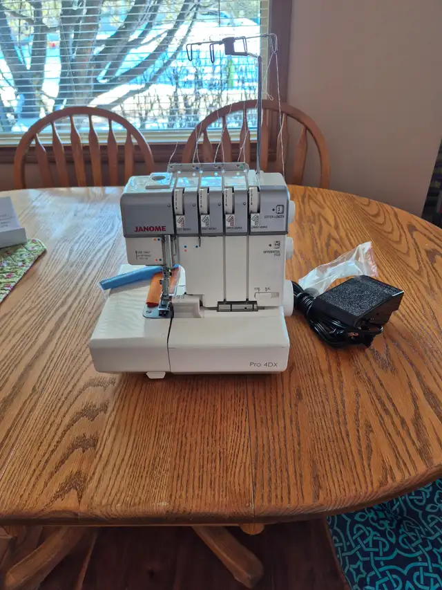 Pro 4X Janomie Serger $ 300