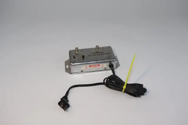 Radio Shack UHF VHF FM Amplifier