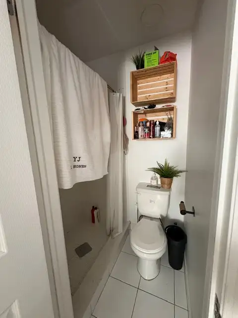 (SUBLEASE) Prime Location! Steps to UofT & Spadina Stn – All-Inc - Photo 2