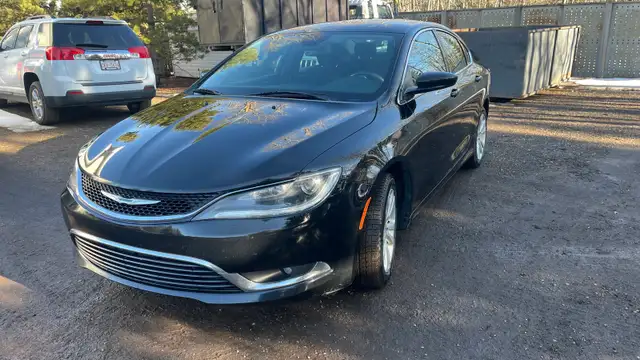 2015 Chrysler 200, 166,500 km, remote start