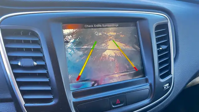 2015 Chrysler 200, 166,500 km, remote start - Photo 8