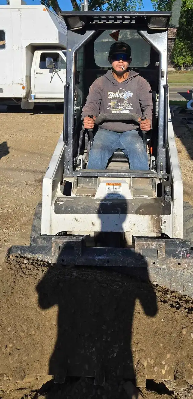 Seeking full-time employment - Photo 2